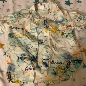 Button up short sleeve shirt.